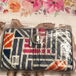 NWT Vera Bradley RFID turn lock wallet Geo Medallions